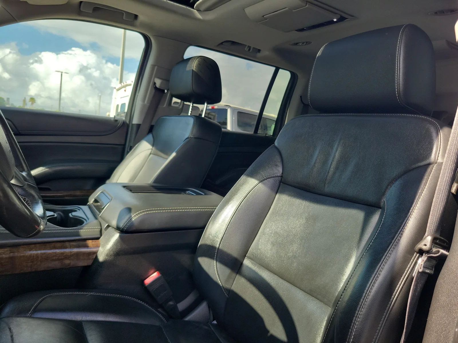 2020 Chevrolet Suburban LT photo 27