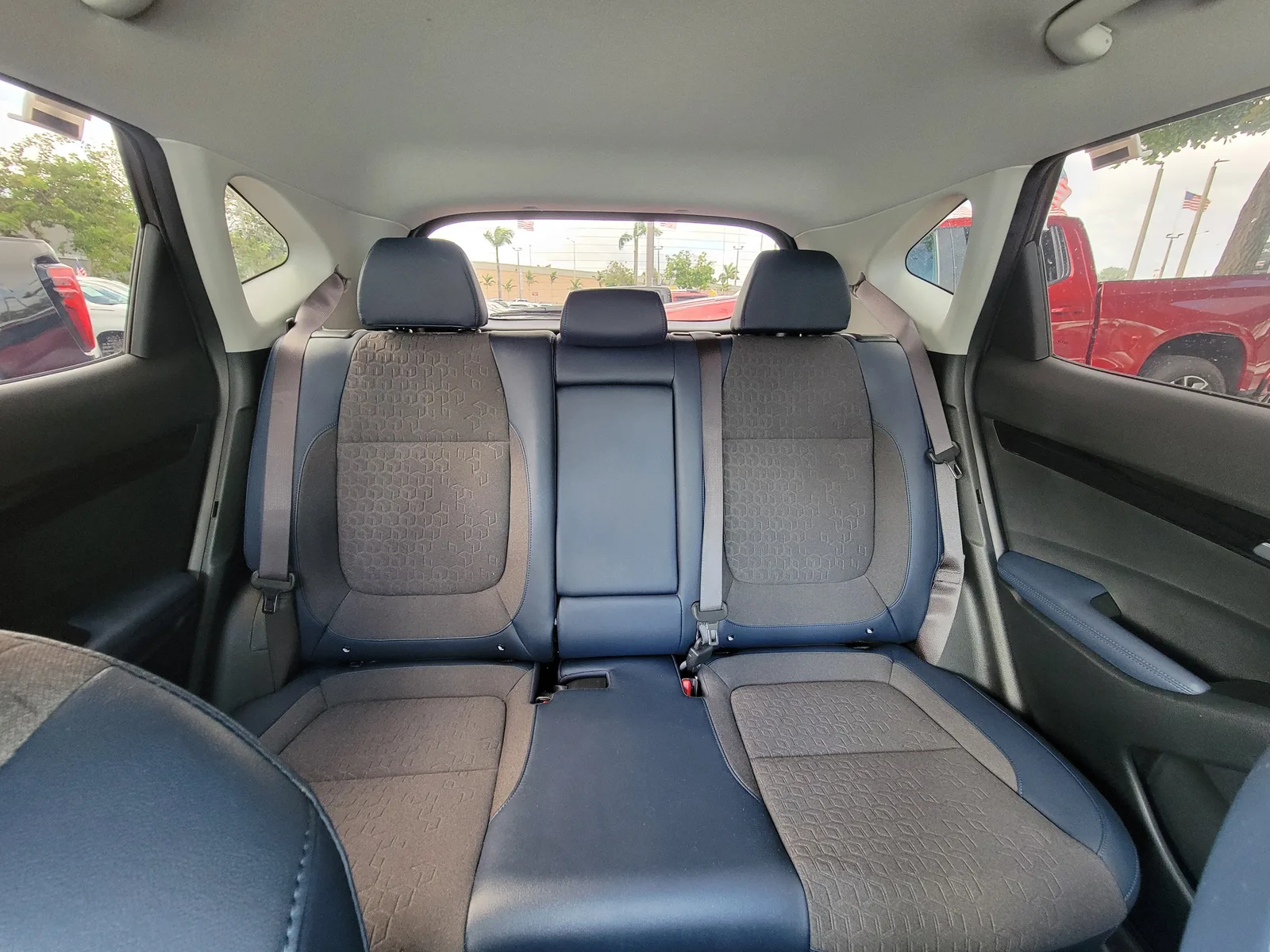 2025 Kia Seltos S photo 15