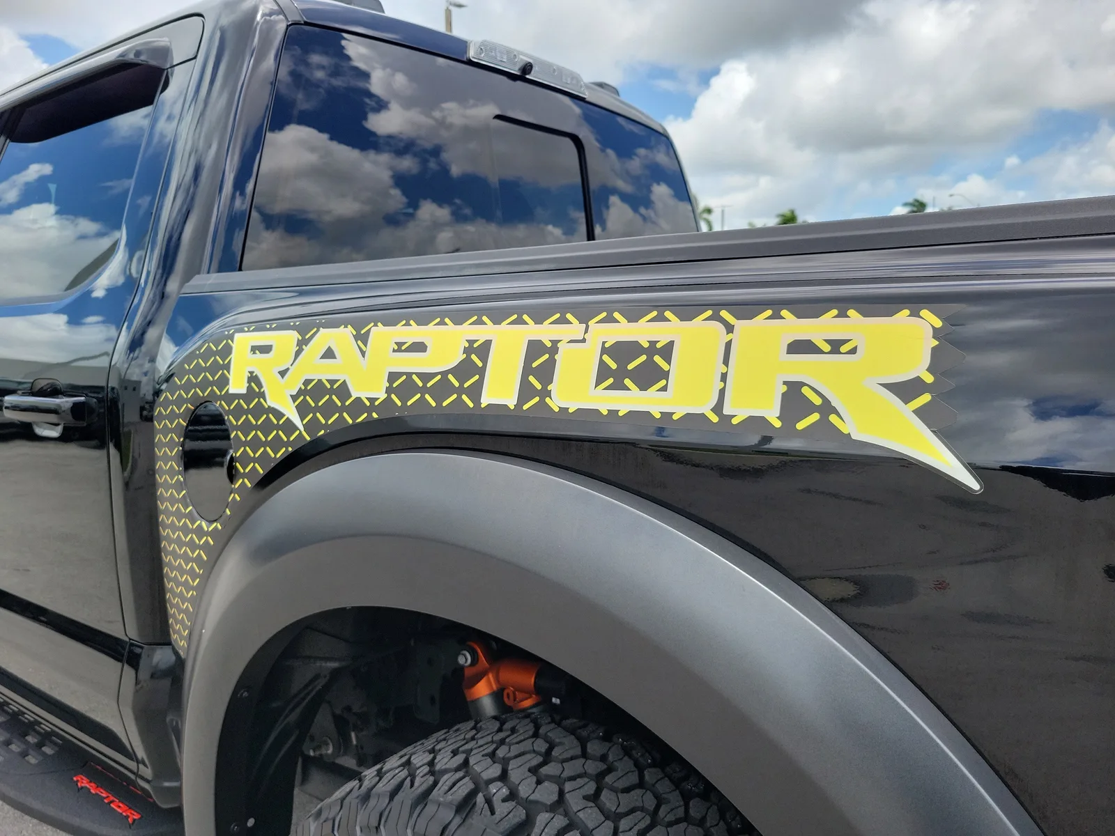 2023 Ford F-150 Raptor 4WD photo 31