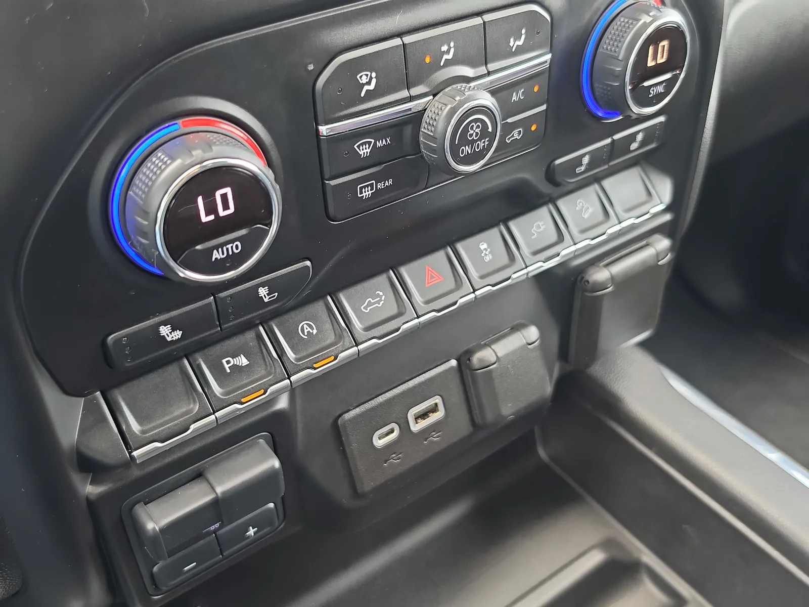 2021 Chevrolet Silverado 1500 LT Trail Boss 4WD photo 18