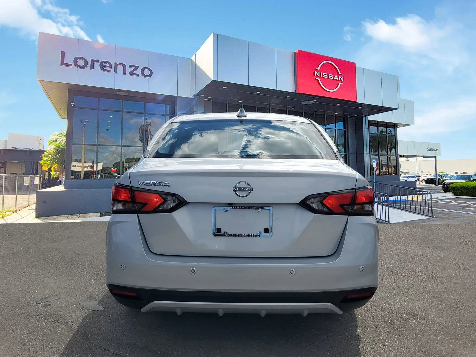 2025 Nissan Versa SV photo 6