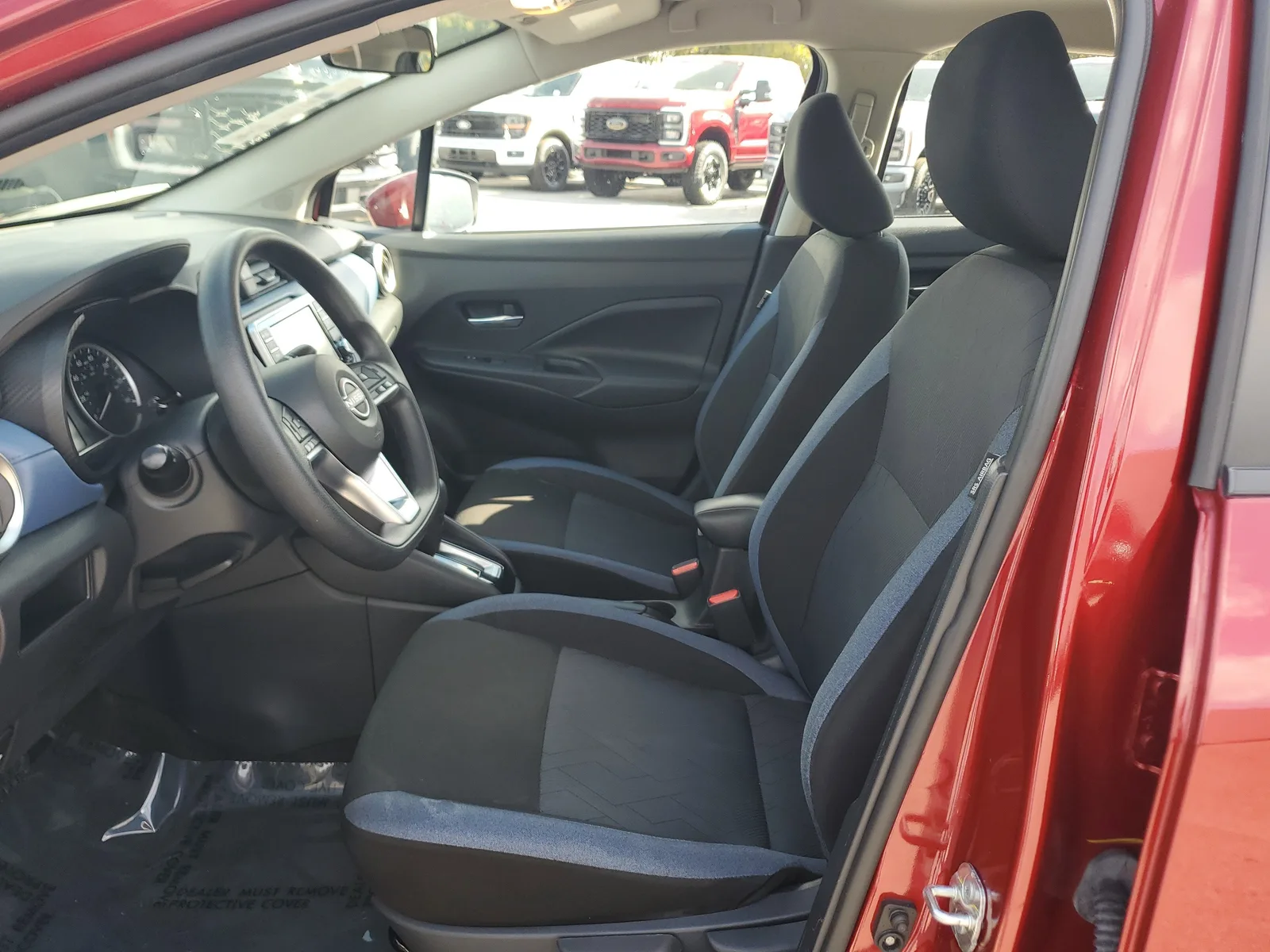 2025 Nissan Versa SV photo 11