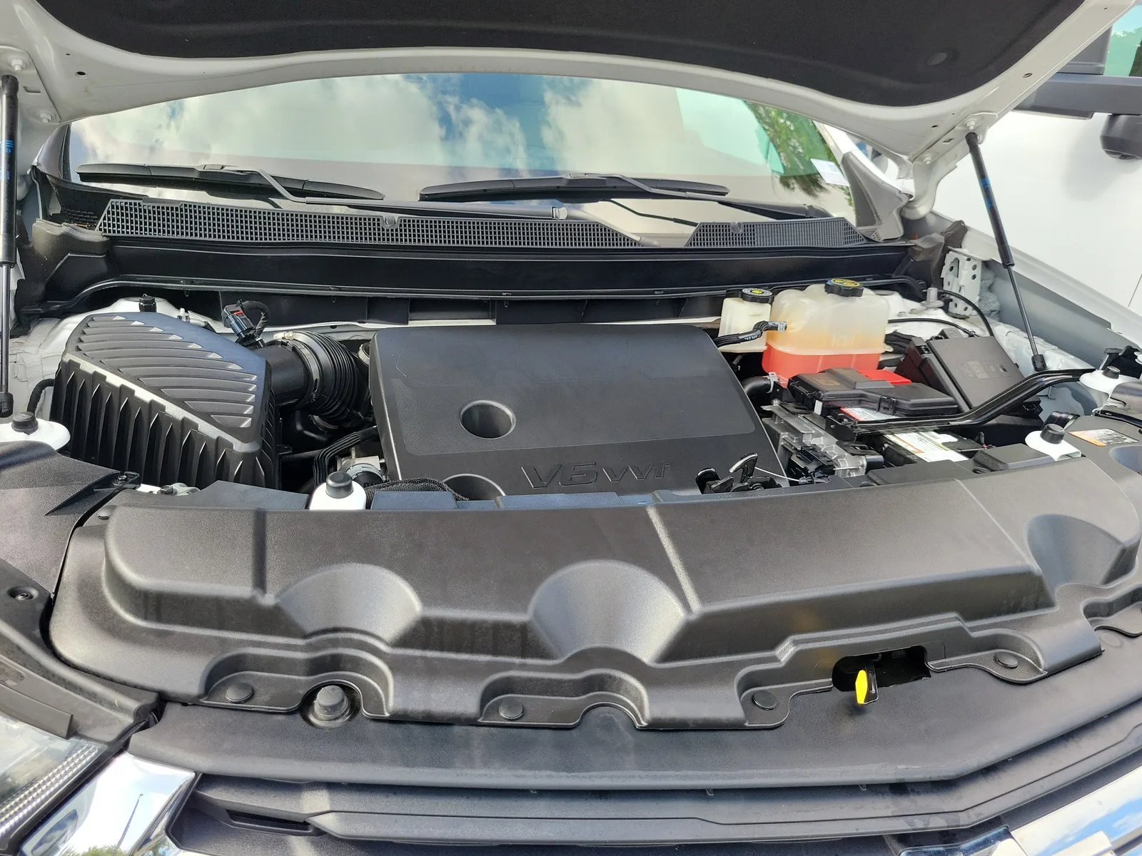 2023 Chevrolet Traverse LS photo 24