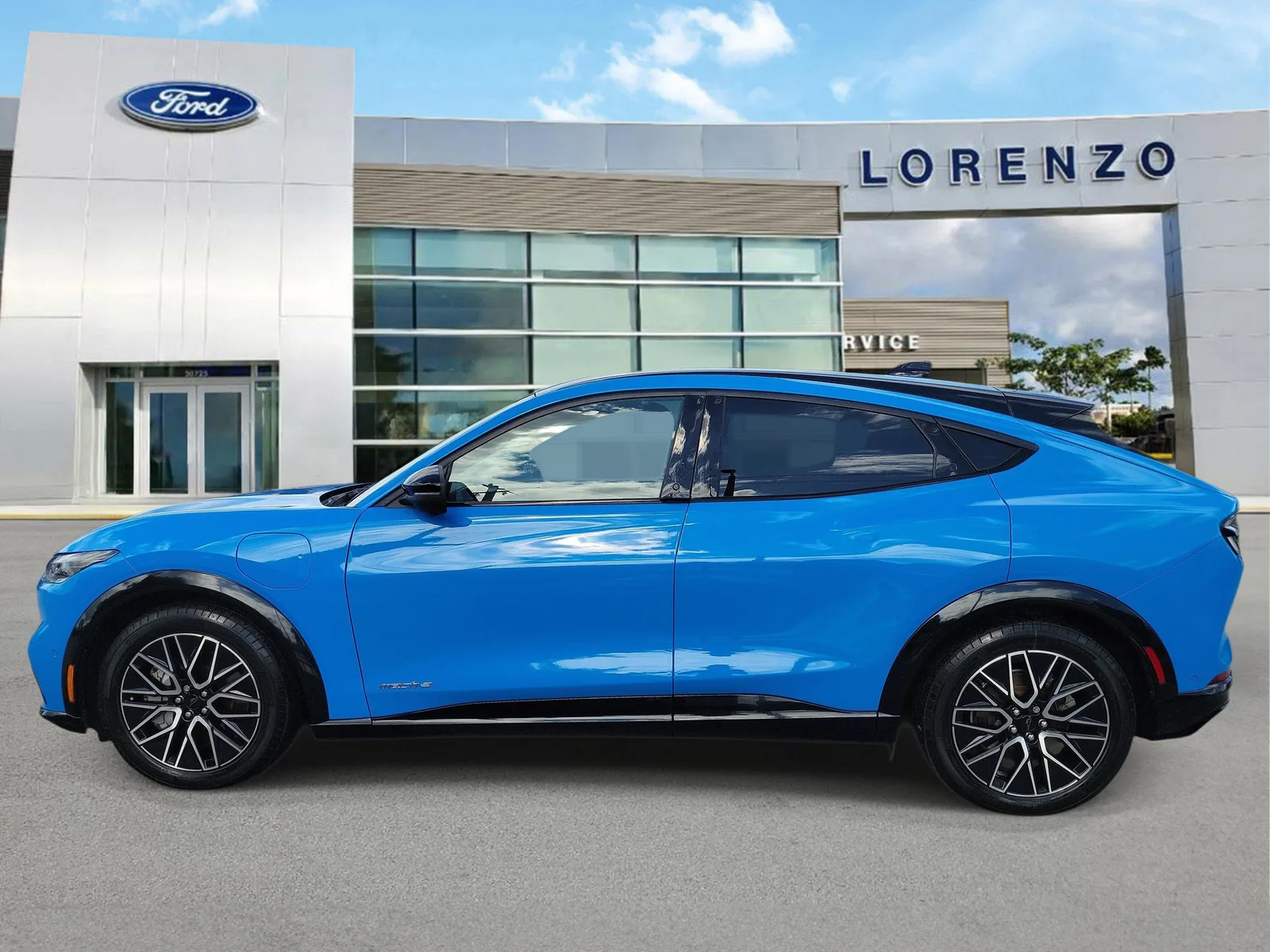 2024 Ford Mustang Mach-E Premium photo 8