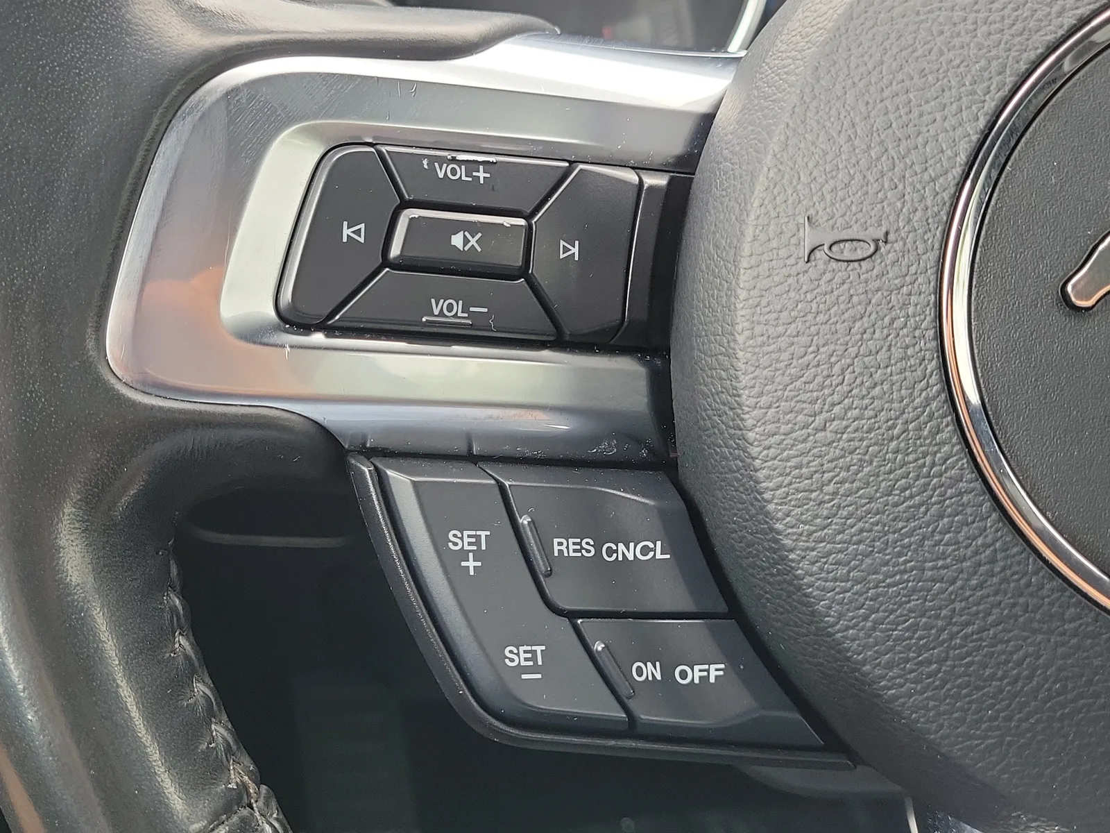 2022 Ford Mustang EcoBoost Premium photo 16