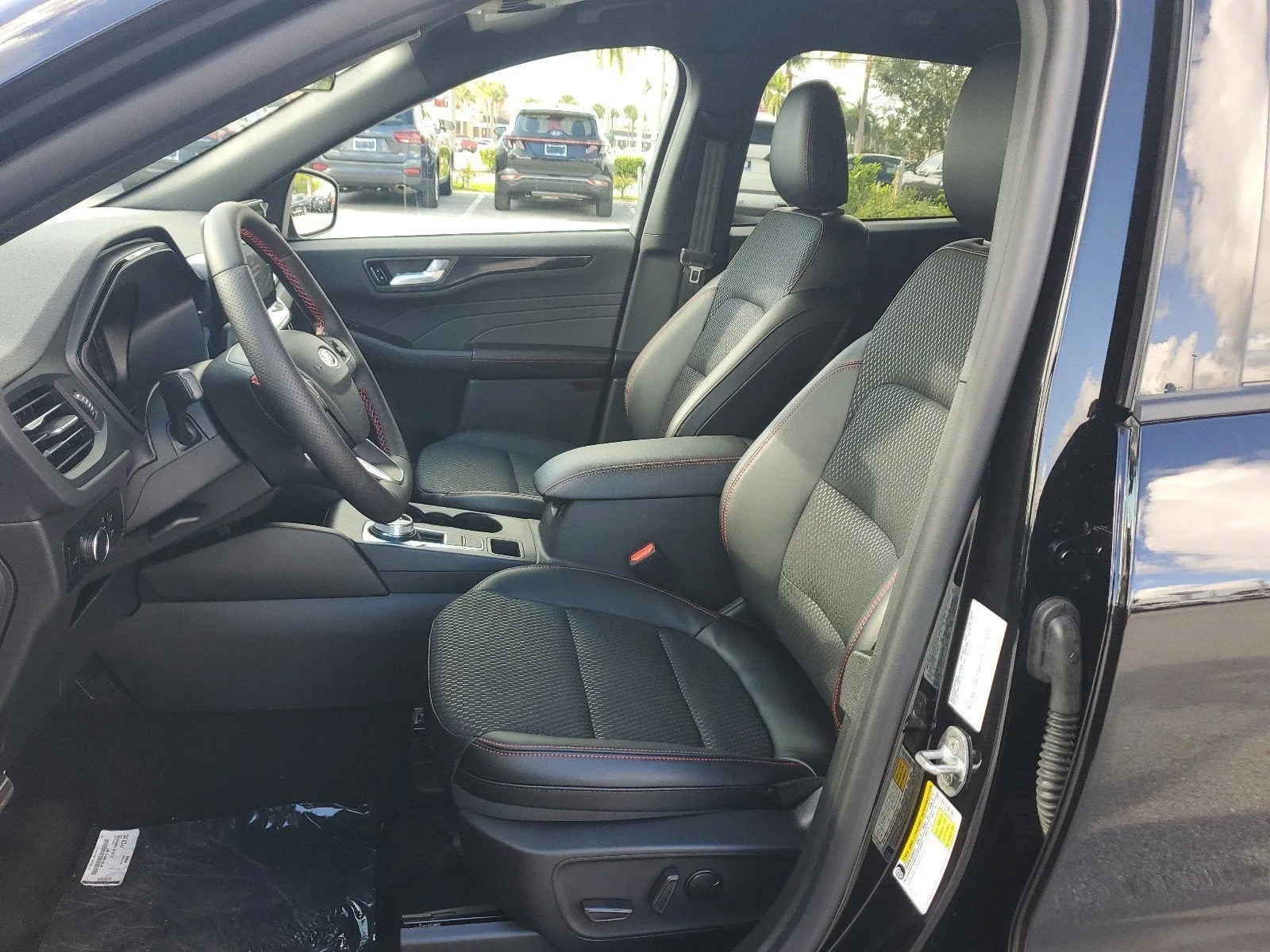 2024 Ford Escape ST-Line photo 10
