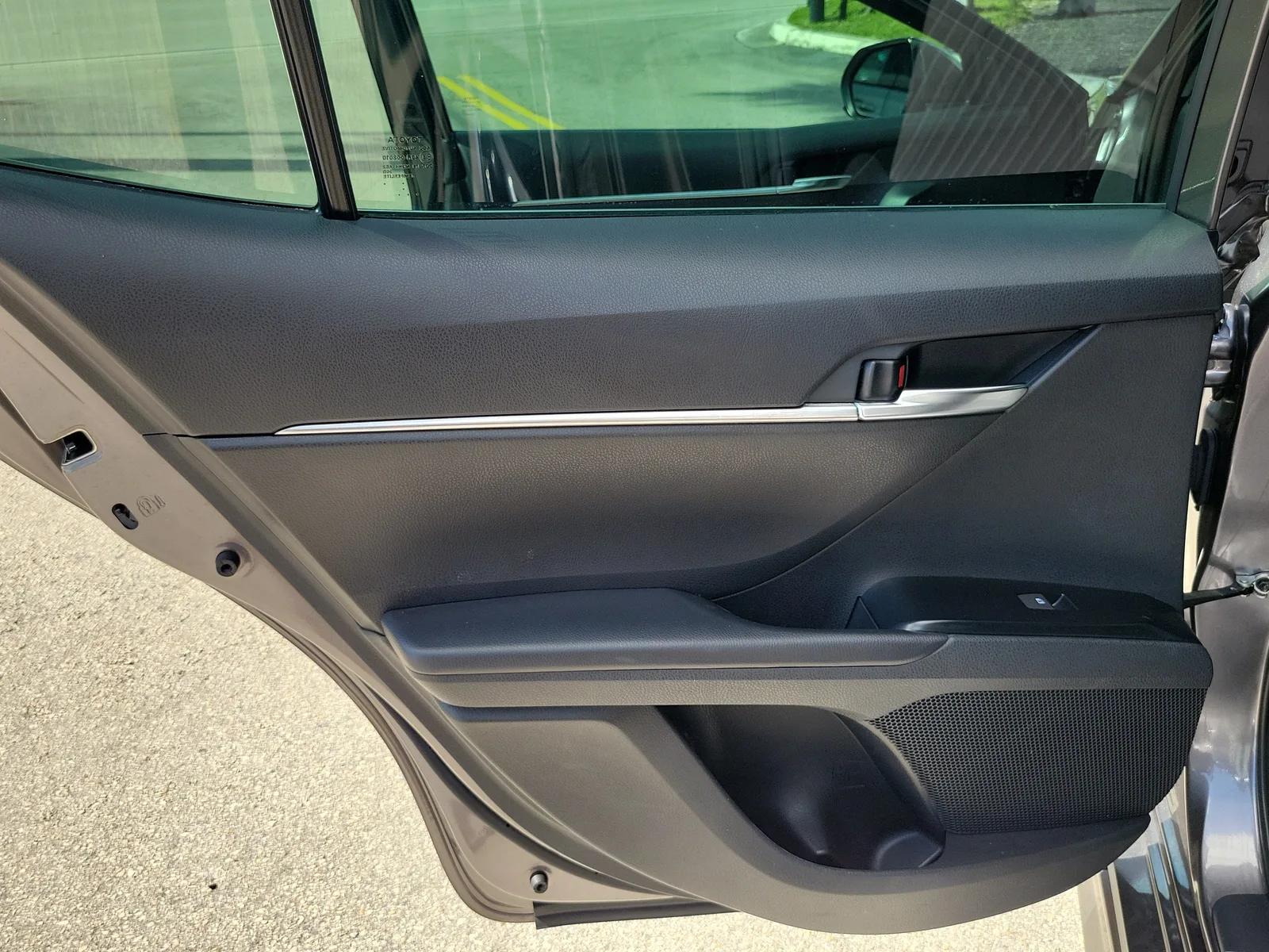 2020 Toyota Camry SE photo 24