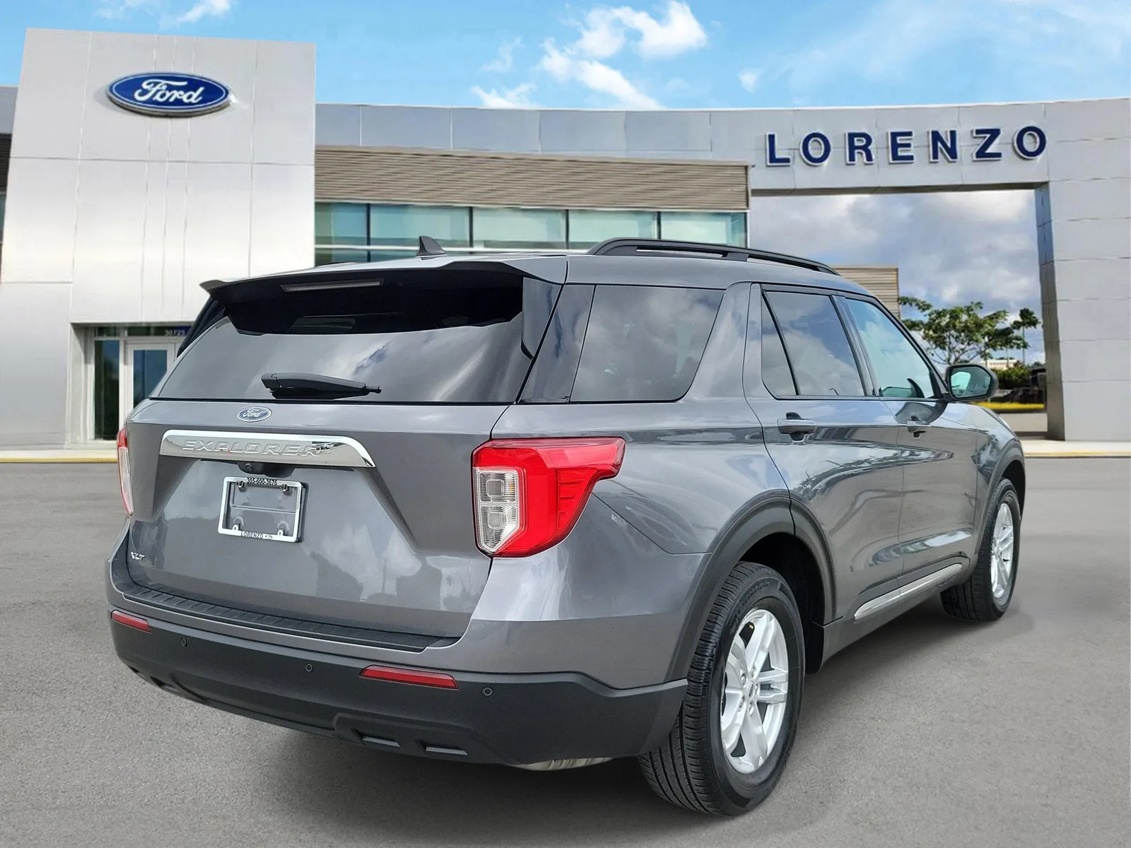 2024 Ford Explorer XLT photo 5