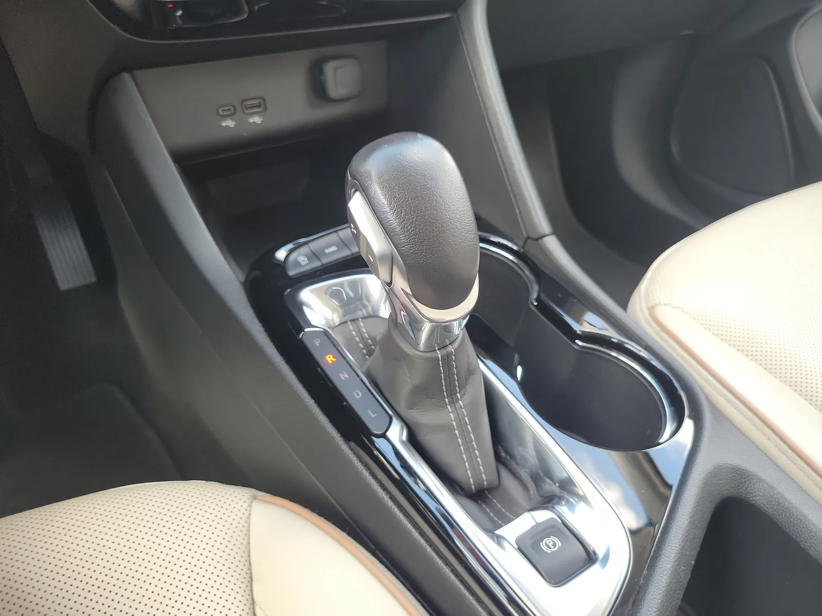 2024 Buick Encore GX Avenir photo 21