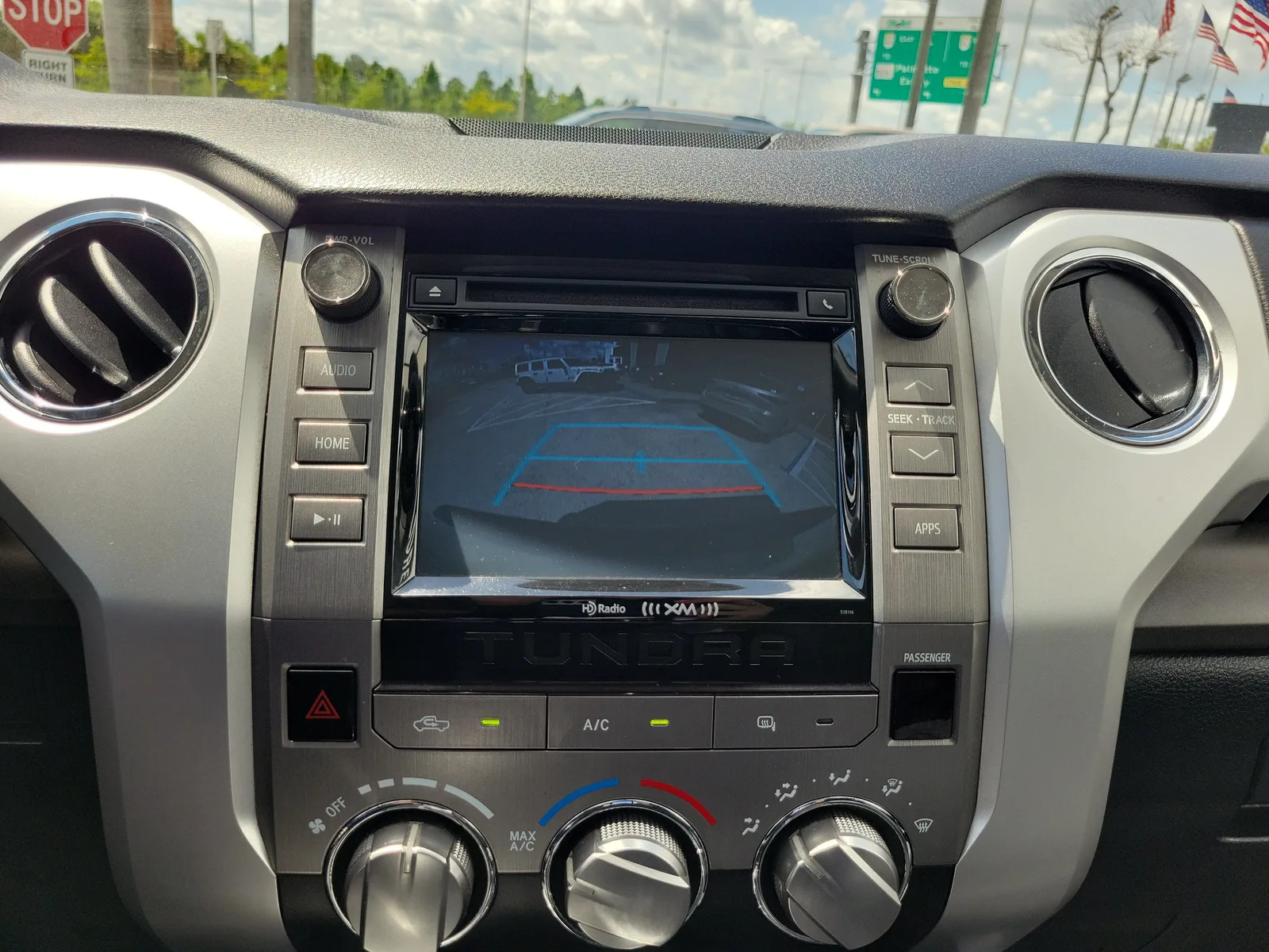 2017 Toyota Tundra 2WD SR photo 10