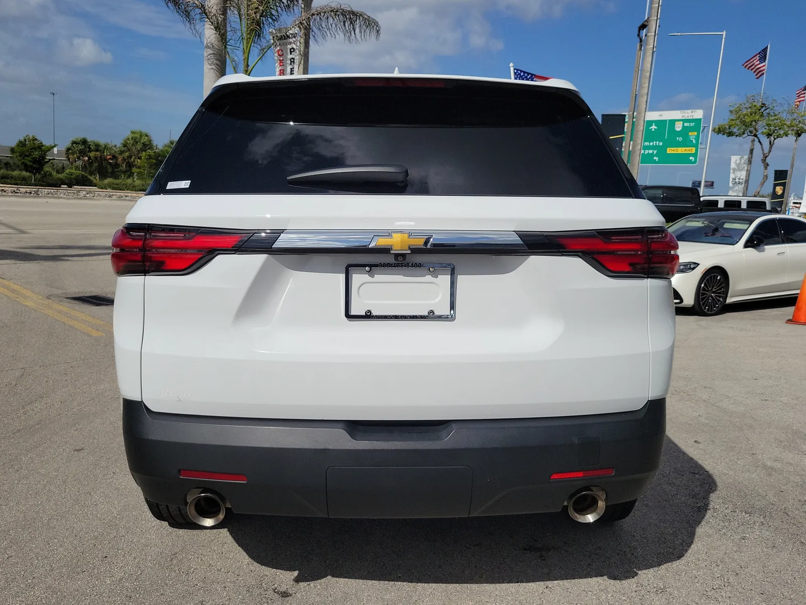 2023 Chevrolet Traverse LS photo 6