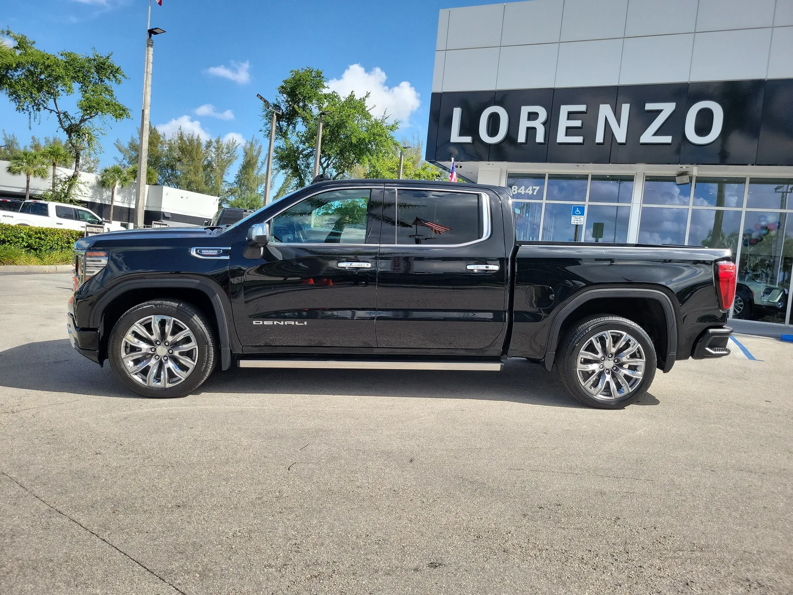 2023 GMC Sierra 1500 Denali photo 8
