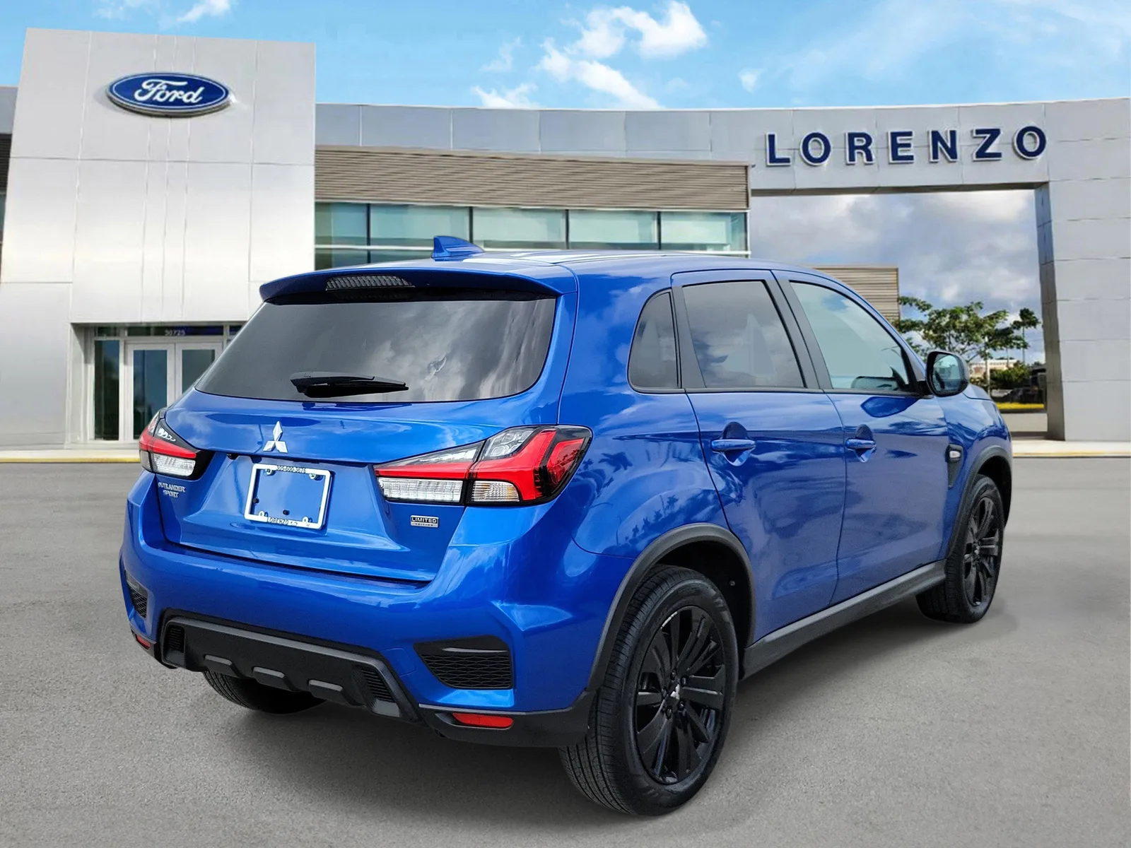 2025 Mitsubishi Outlander Sport LE photo 5