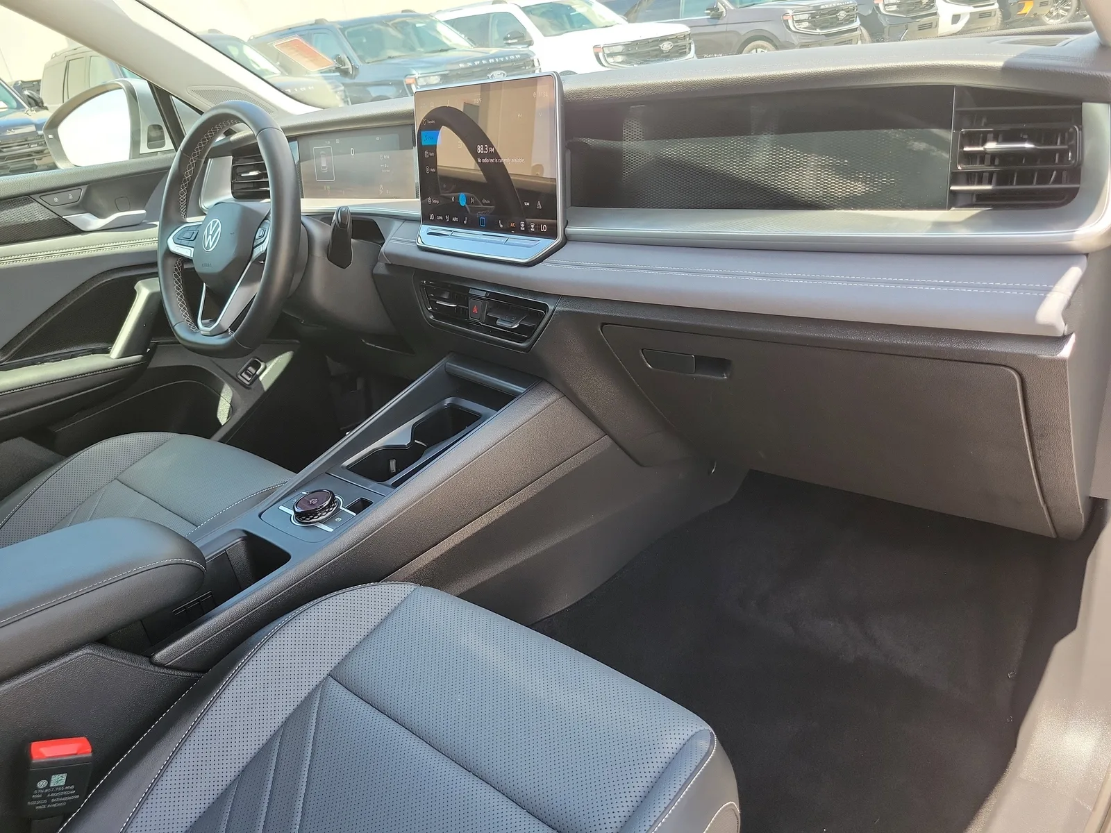 2025 Volkswagen Tiguan SE photo 17