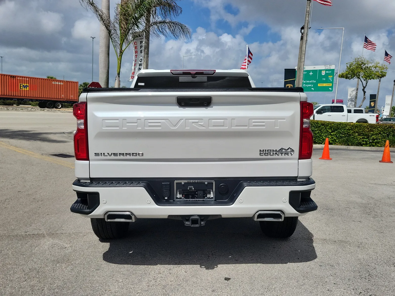 2023 Chevrolet Silverado 1500 High Country photo 6