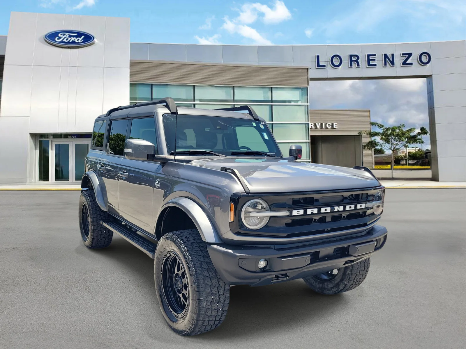 2023 Ford Bronco Outer Banks 4WD photo 3