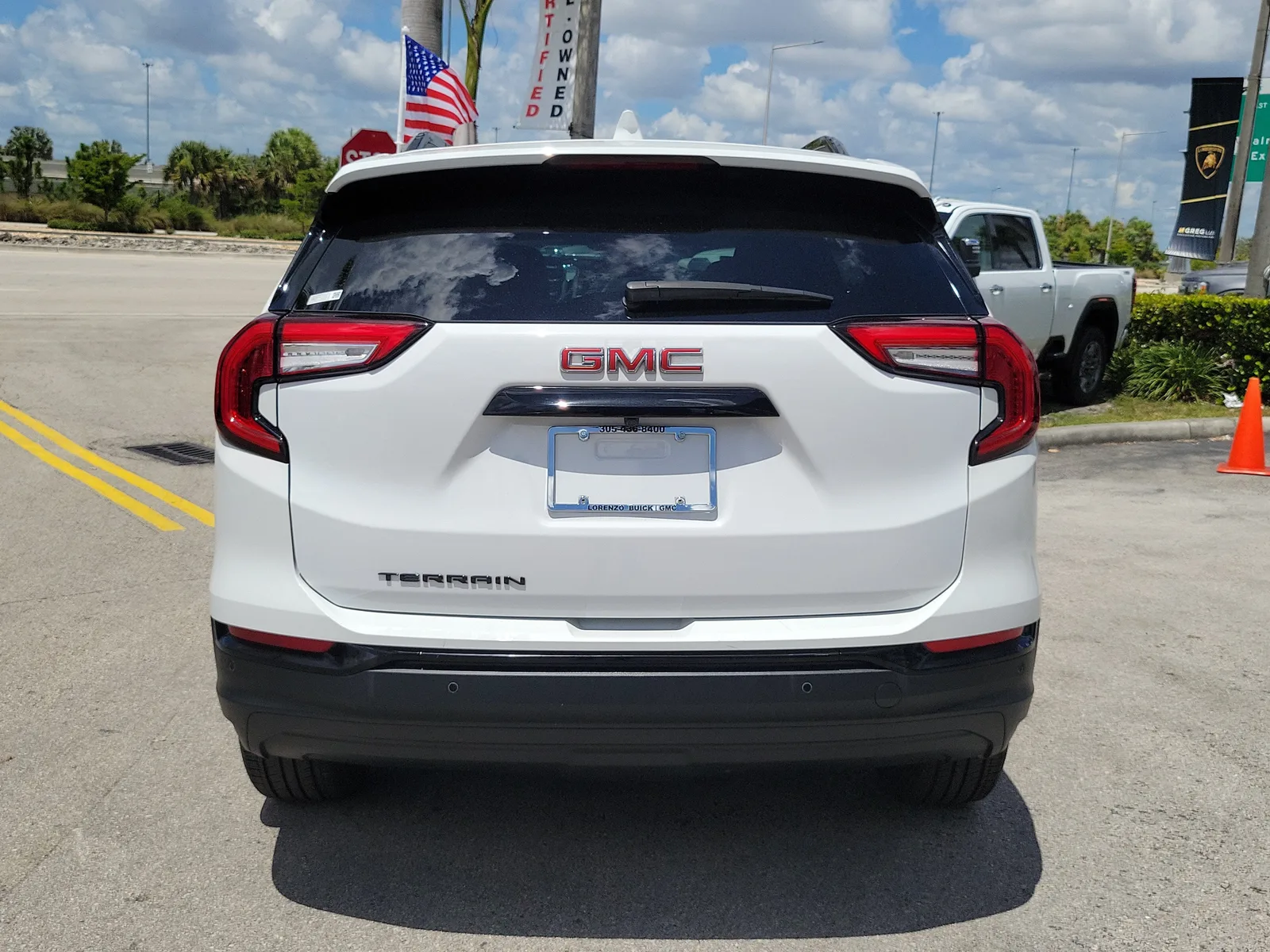 2023 GMC Terrain SLE photo 6
