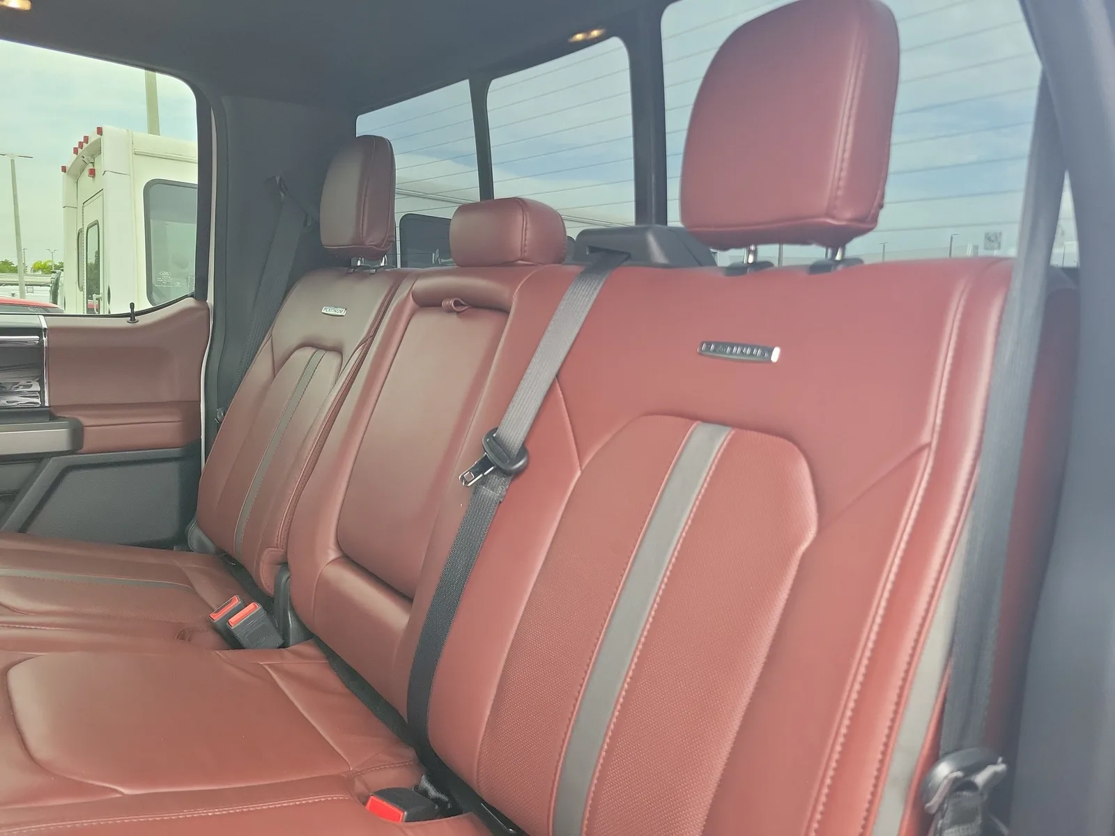 2022 Ford Super Duty F-350 SRW Platinum 4WD Diesel photo 13
