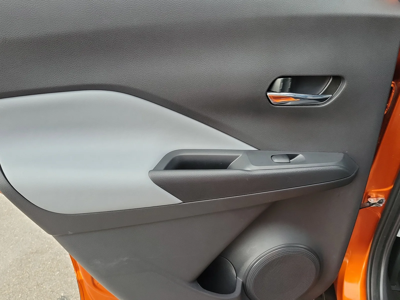 2024 Nissan Kicks SR photo 19