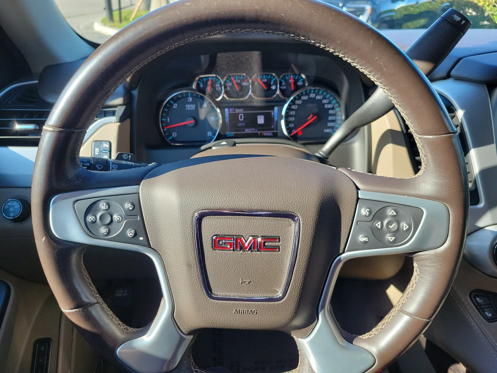 2019 GMC Yukon SLT photo 21
