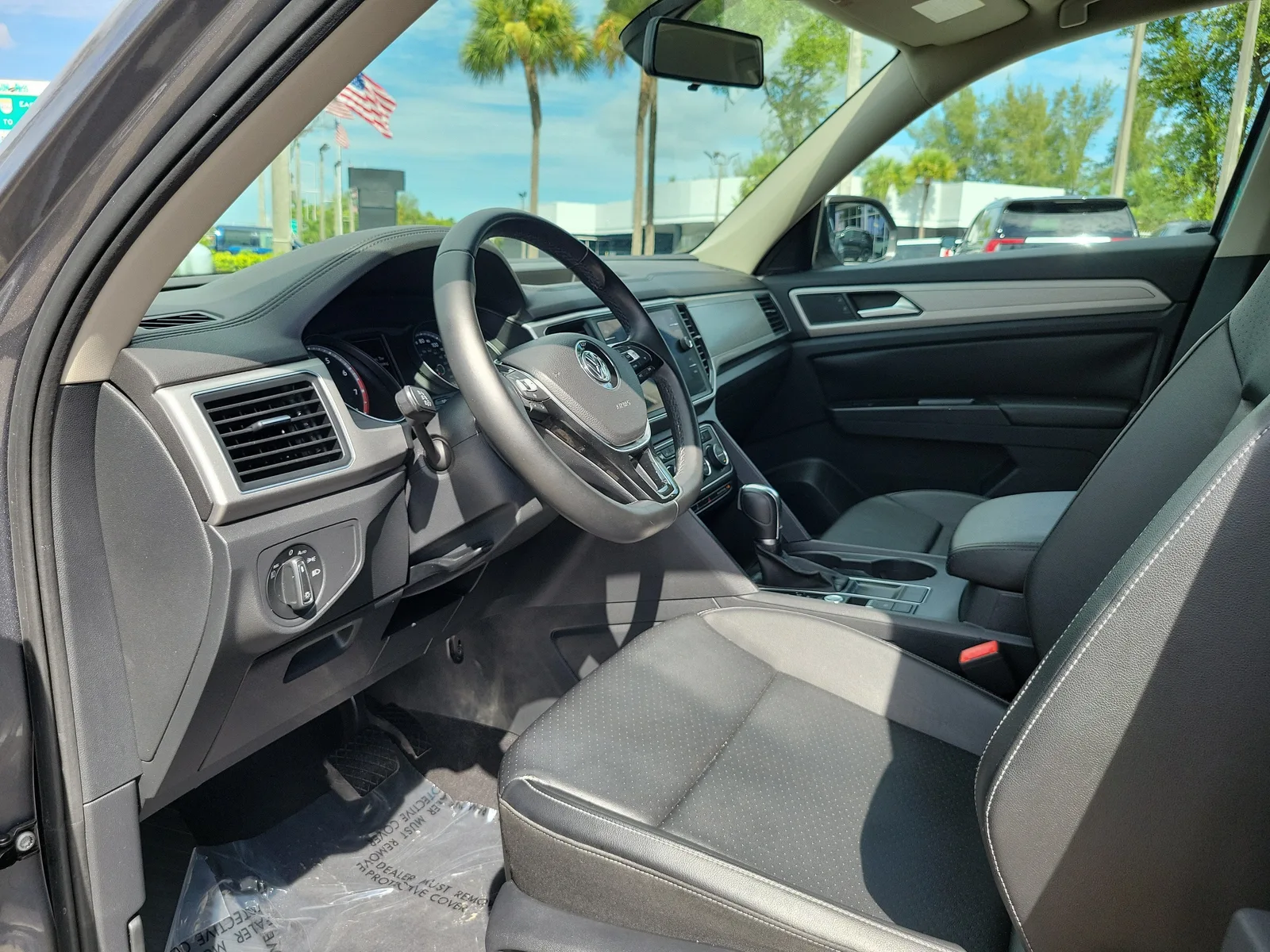2019 Volkswagen Atlas 3.6L V6 SE photo 9