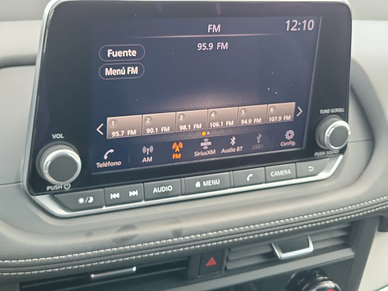 2025 Nissan Rogue SV photo 24