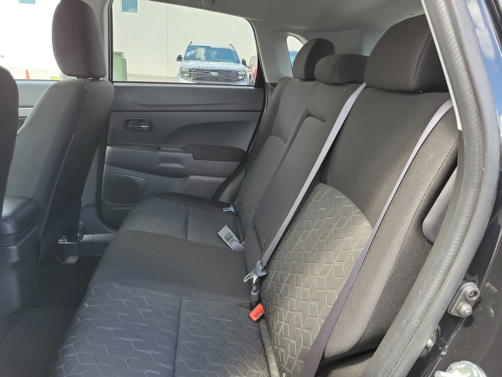 2025 Mitsubishi Outlander Sport ES 4WD photo 13