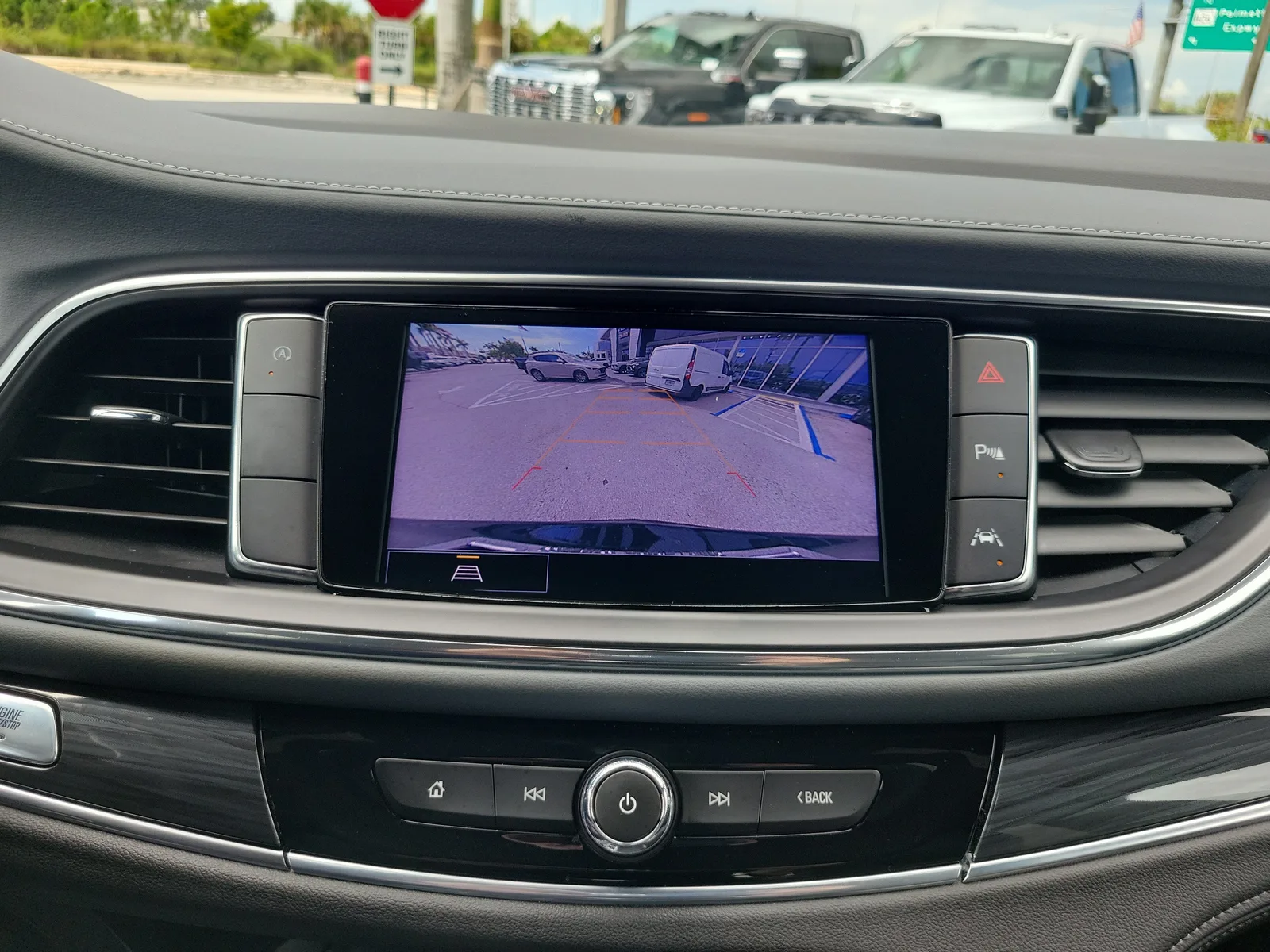 2022 Buick Enclave Essence photo 10