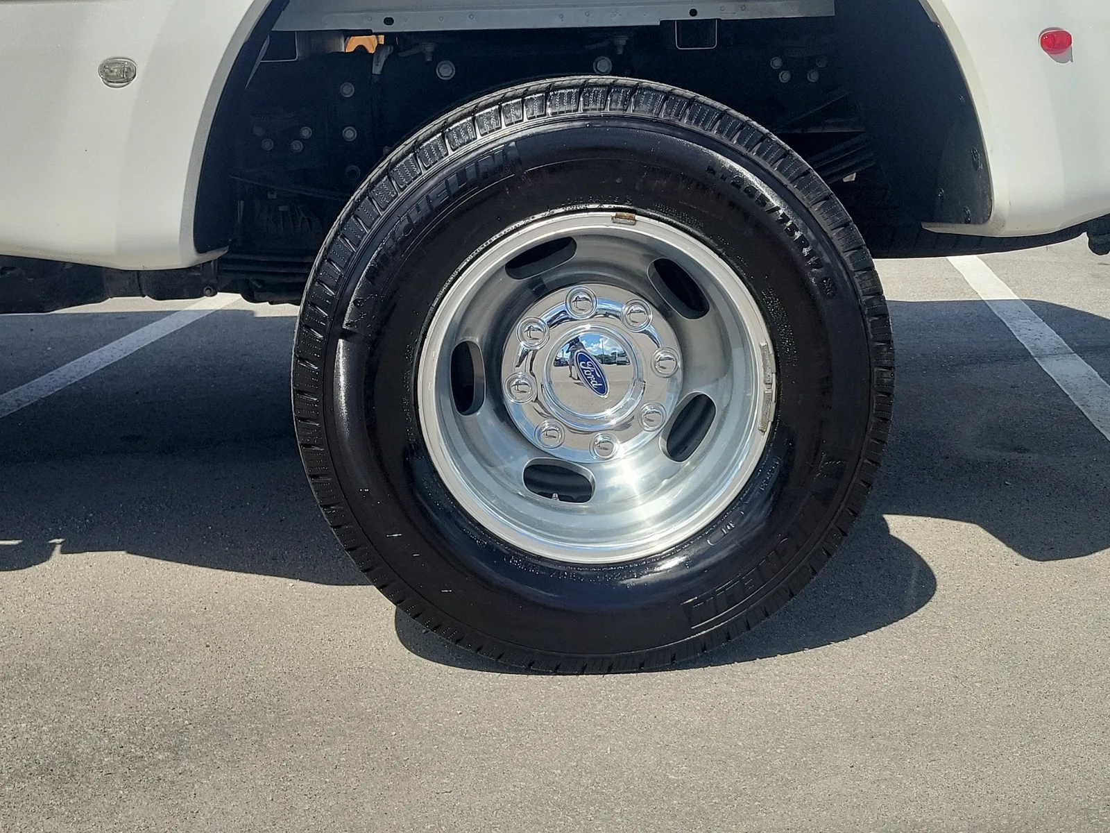 2024 Ford Super Duty F-350 DRW Platinum 4WD photo 31