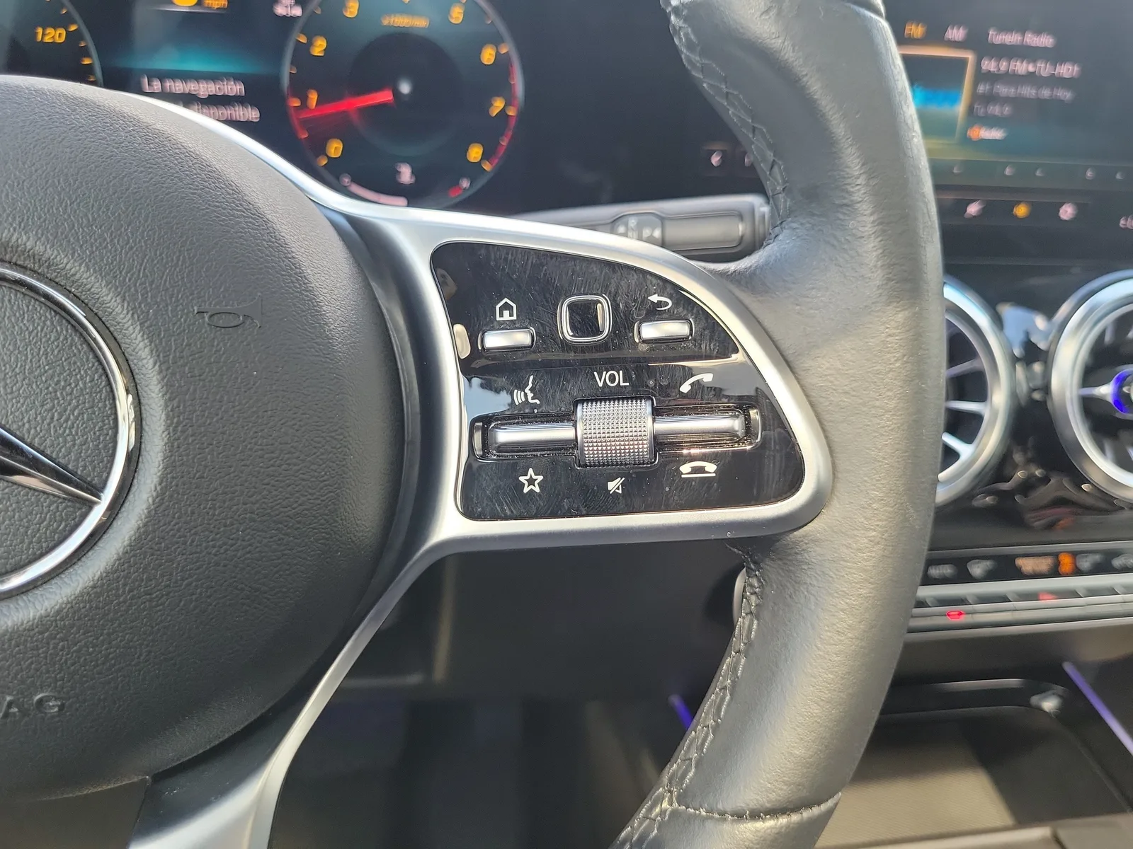 2022 Mercedes-Benz GLB GLB 250 photo 21