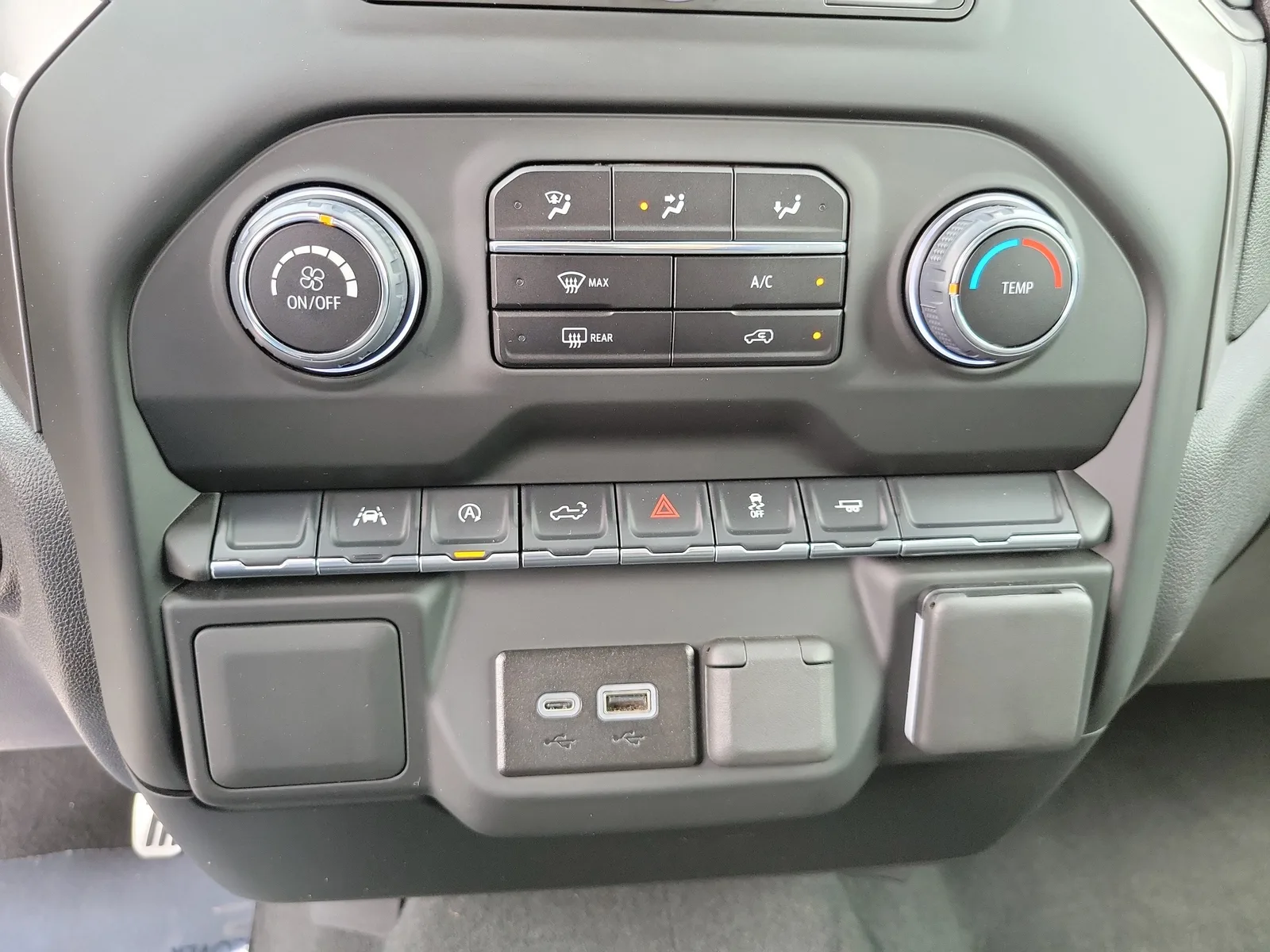 2024 Chevrolet Silverado 1500 Custom photo 22