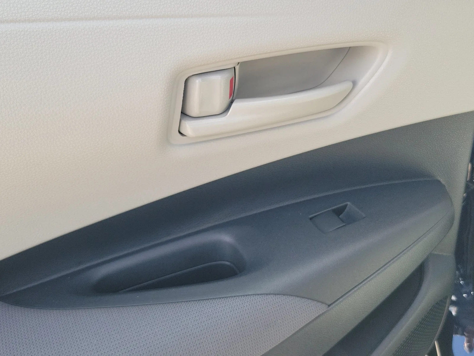 2025 Toyota Corolla LE photo 26