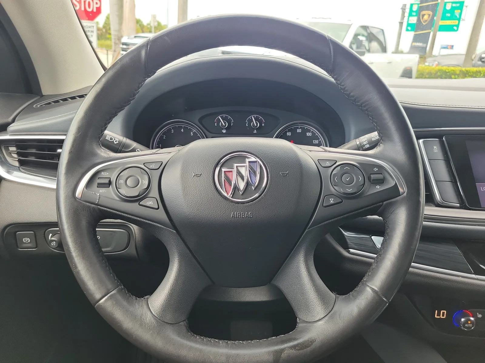 2021 Buick Enclave Essence photo 19