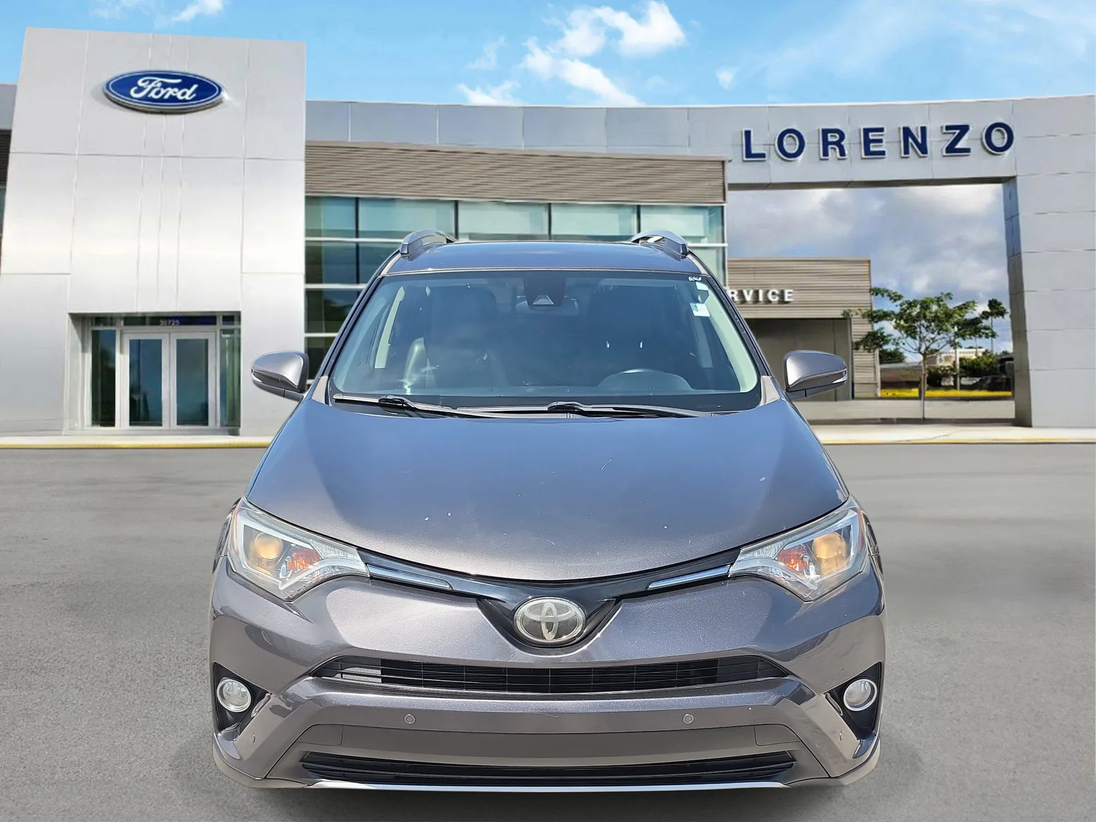 2017 Toyota RAV4 XLE photo 2