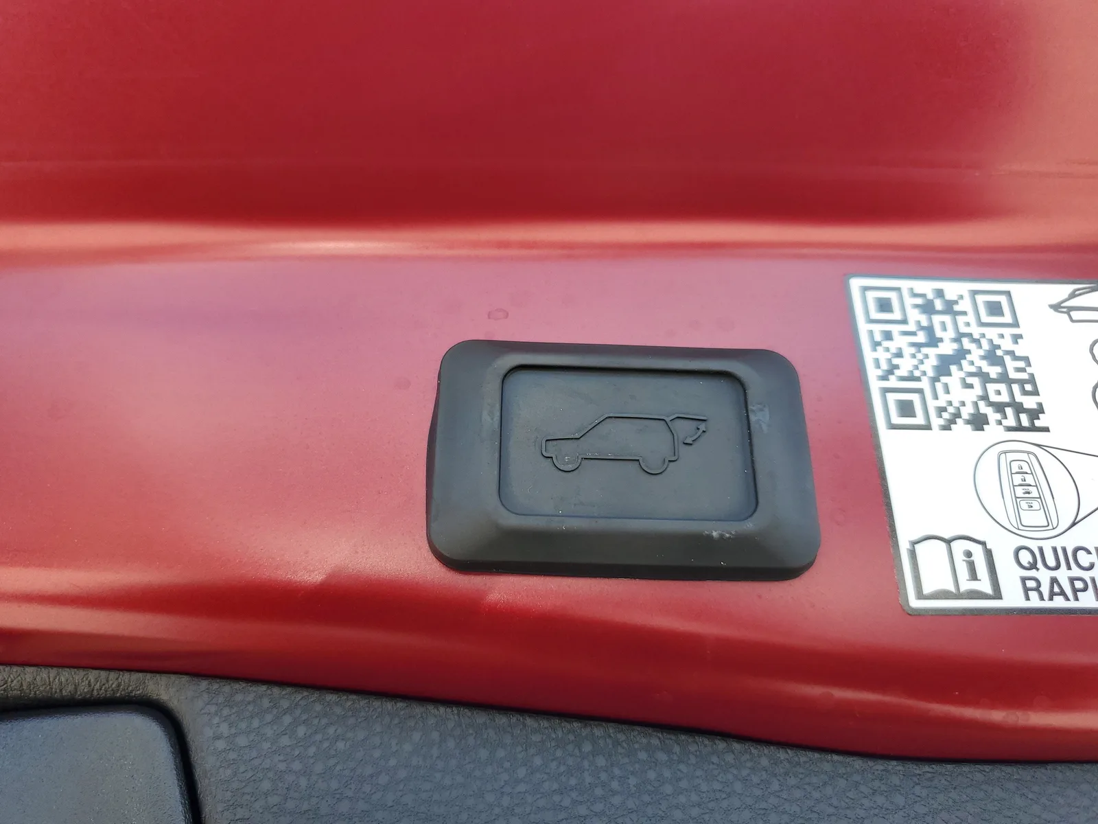 2023 Toyota RAV4 Limited photo 17