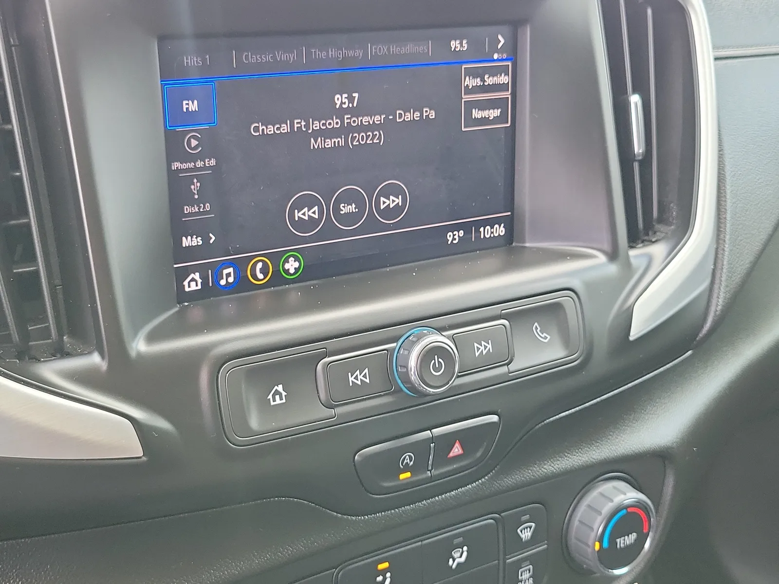 2023 GMC Terrain SLE photo 27