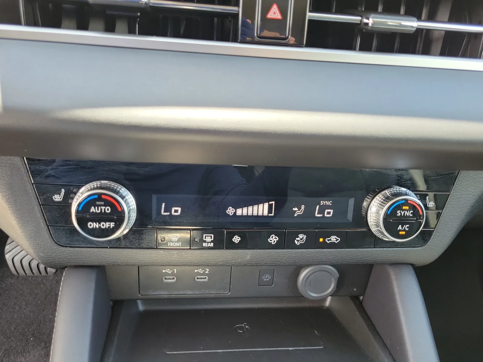2025 Mitsubishi Outlander SE photo 30