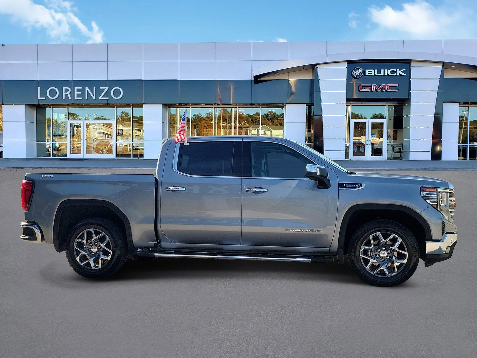 2024 GMC Sierra 1500 SLT photo 4