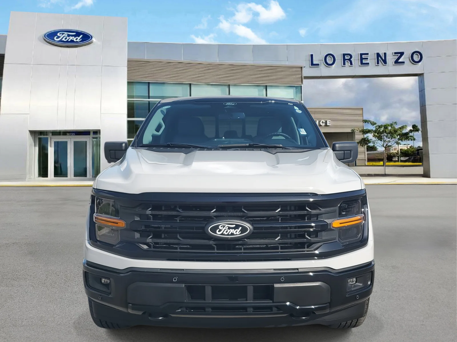 2024 Ford F-150 XLT 4WD photo 2