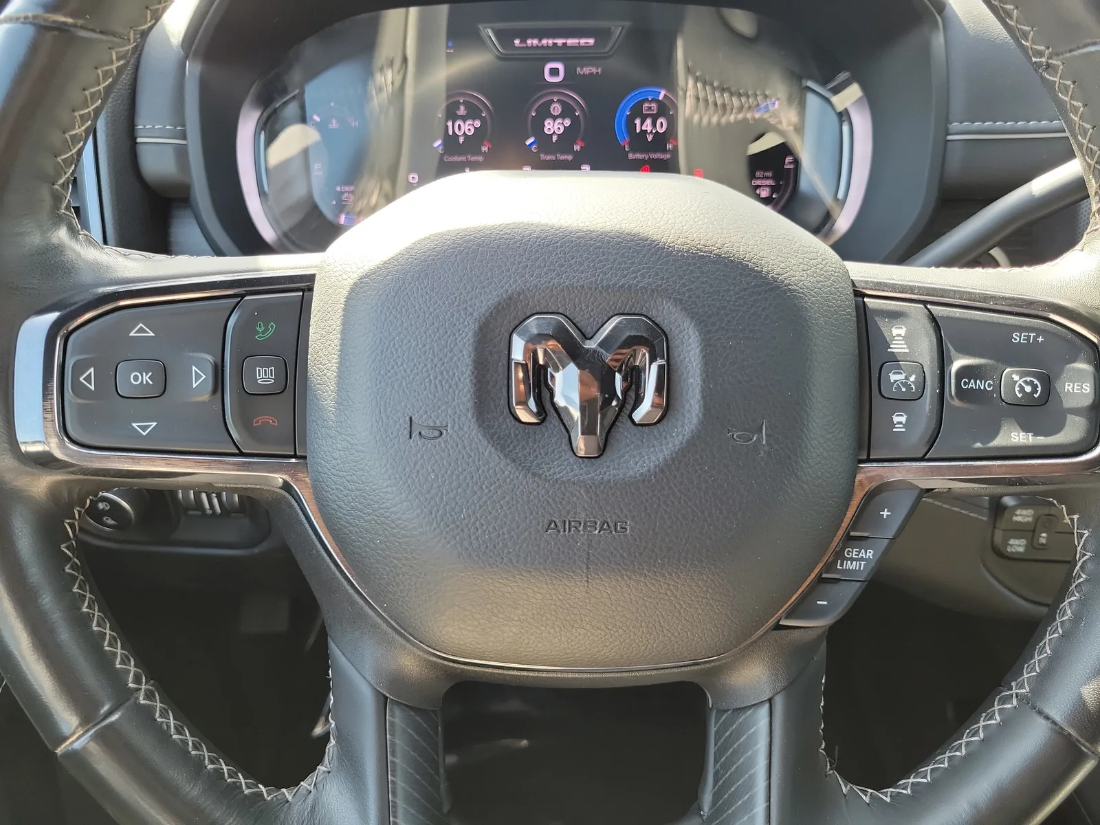 2024 RAM 3500 Limited 4WD Diesel photo 17