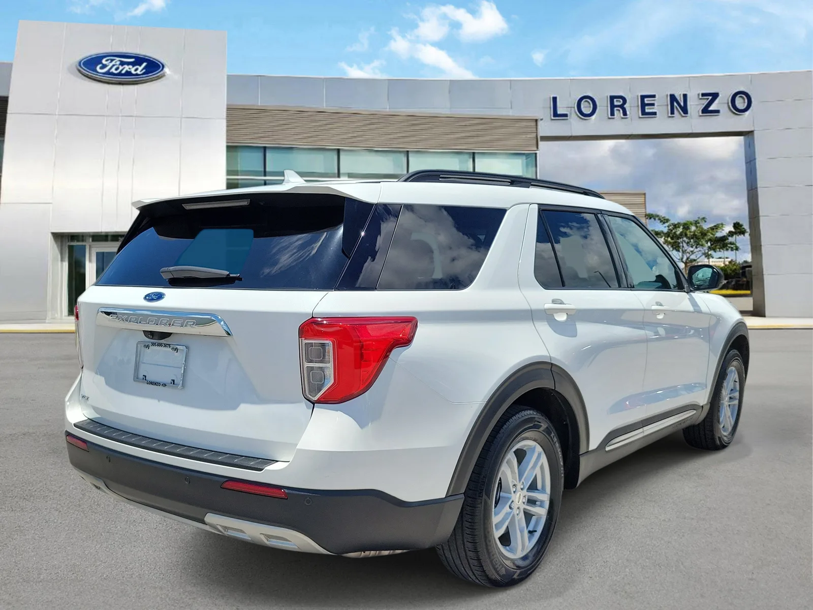 2023 Ford Explorer XLT photo 5