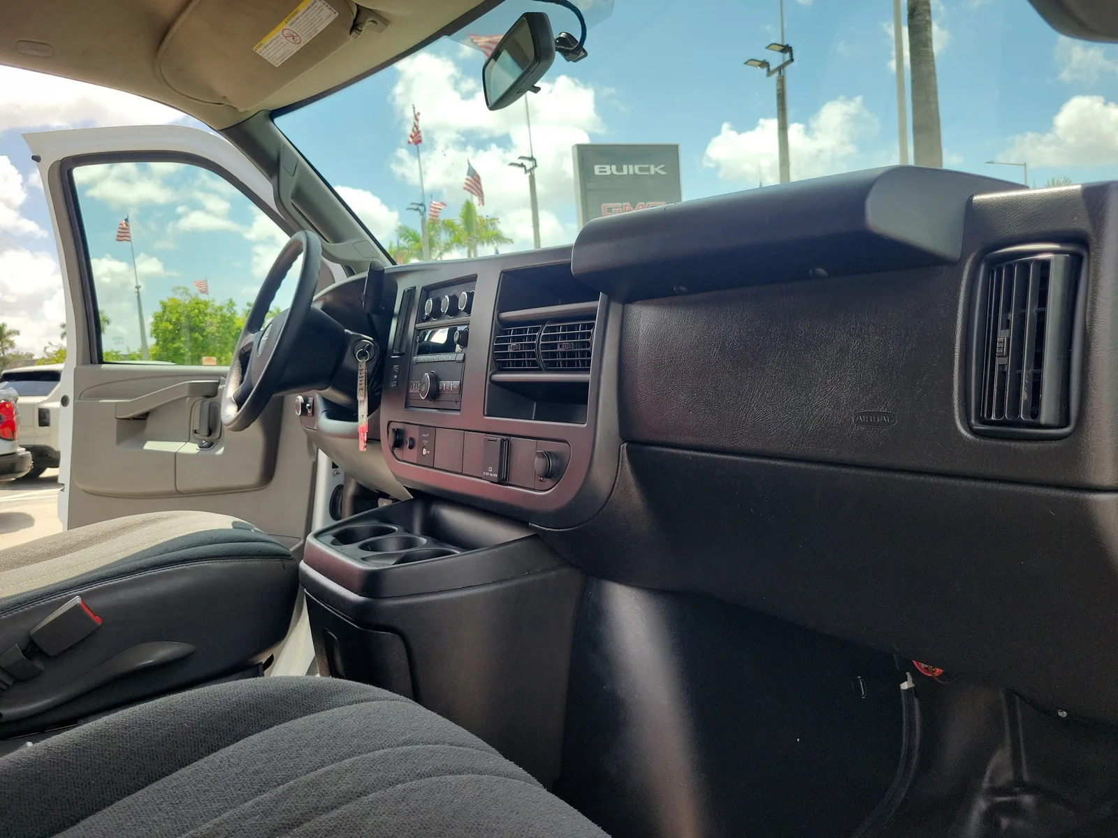 2025 GMC Savana Cargo Work Van photo 14