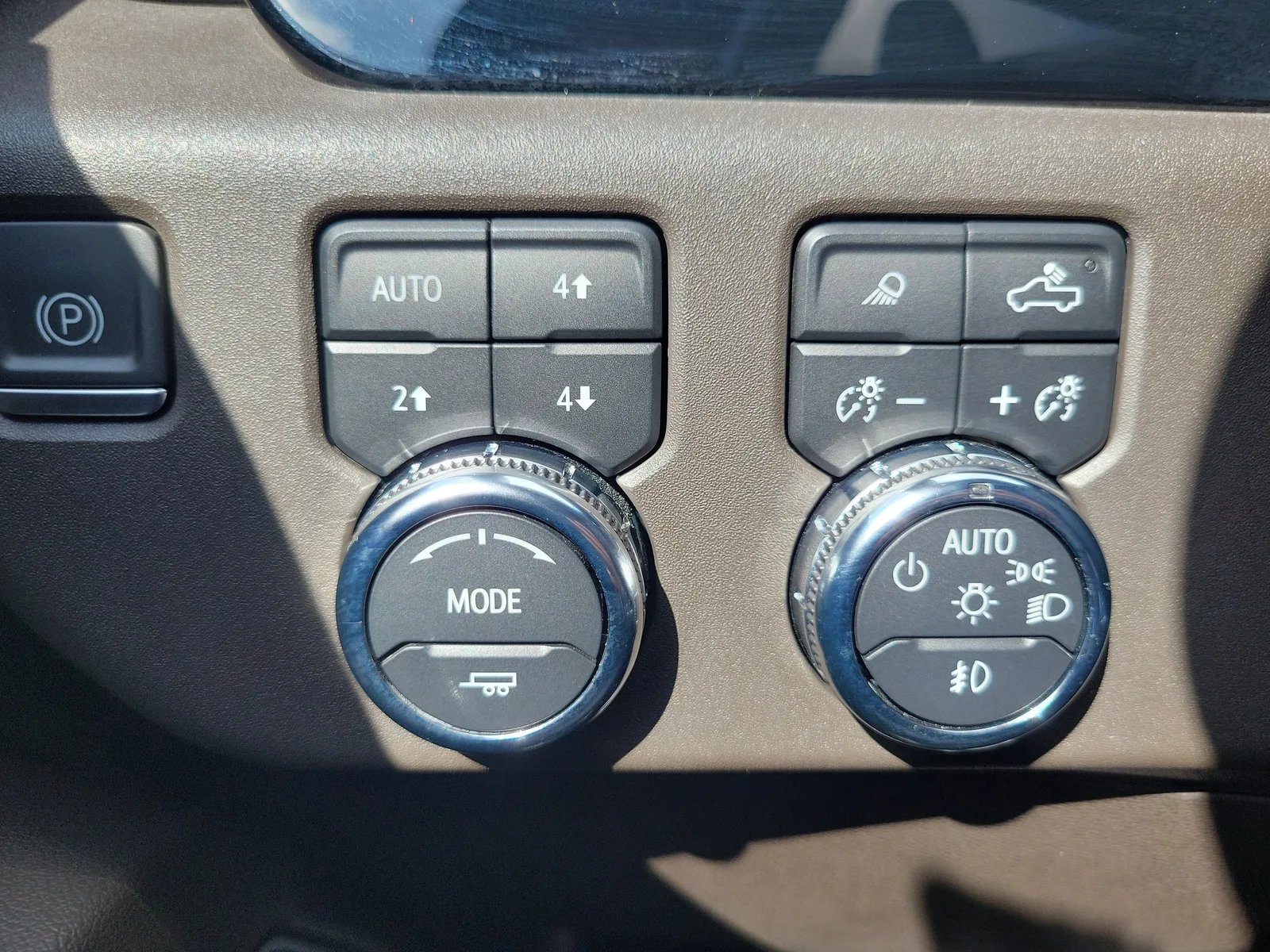 2023 GMC Sierra 1500 SLT photo 24