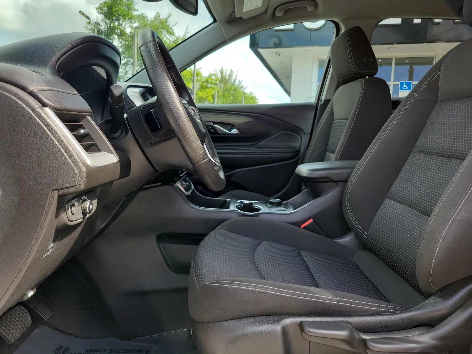 2023 GMC Terrain SLE photo 20