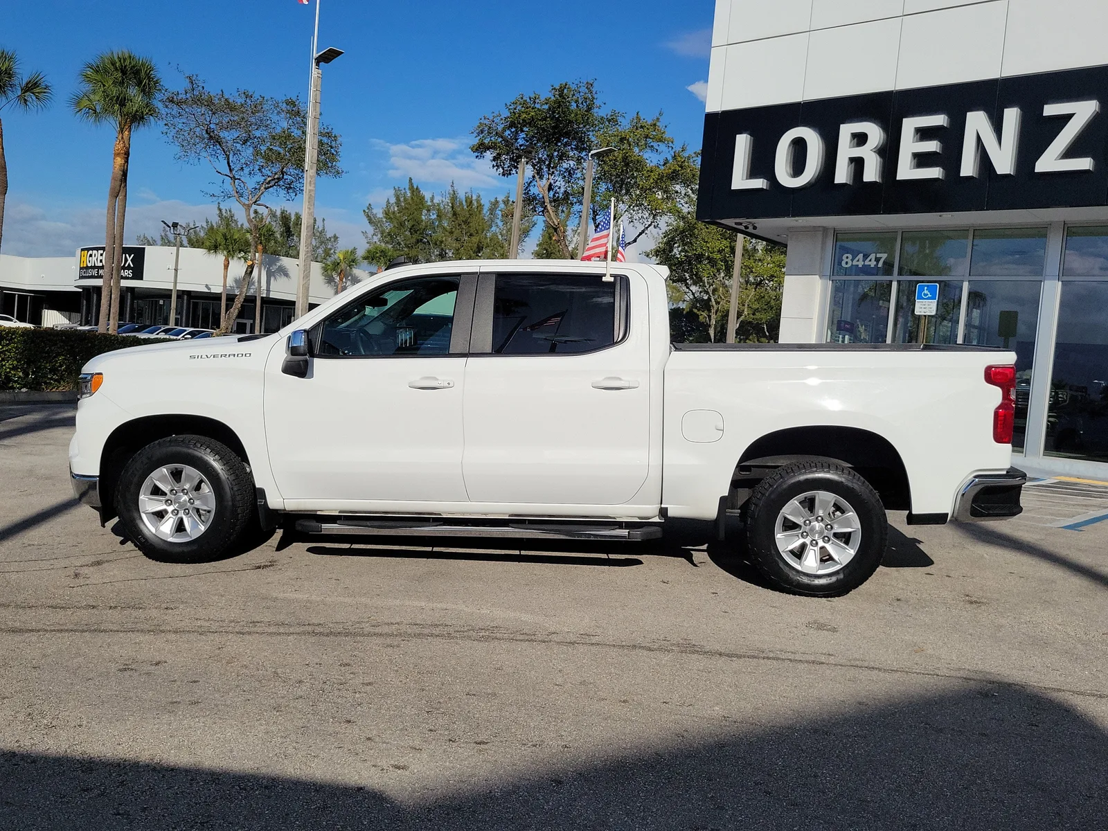 2023 Chevrolet Silverado 1500 LT photo 8