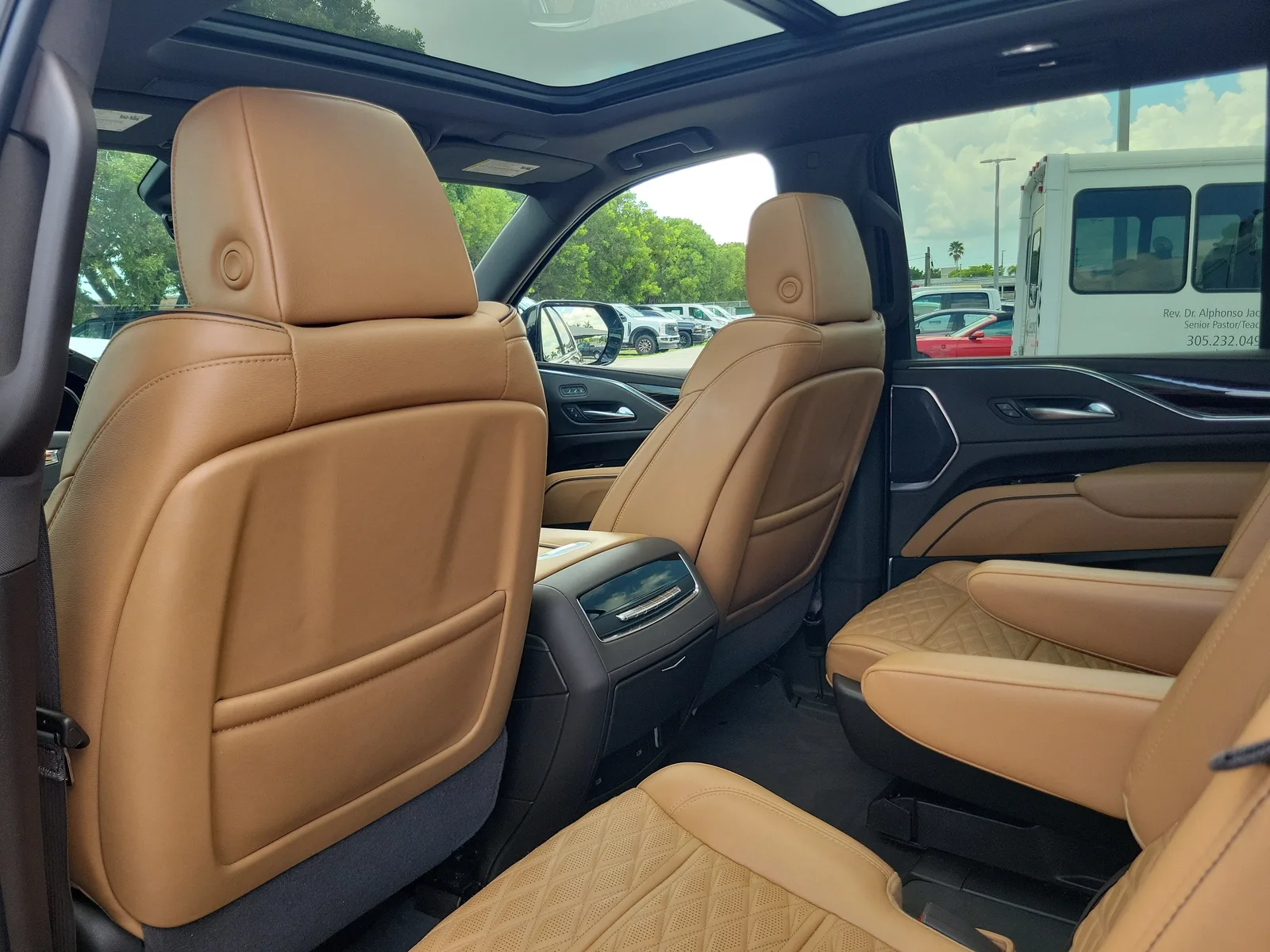 2023 Cadillac Escalade 4WD Premium Luxury photo 15