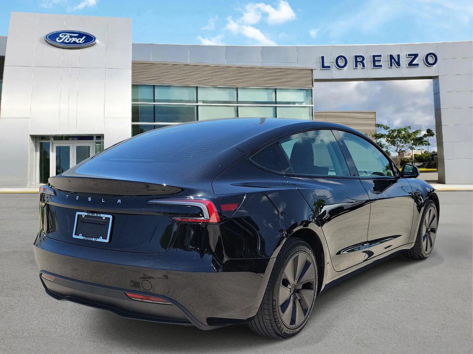 2025 Tesla Model 3 Long Range photo 5