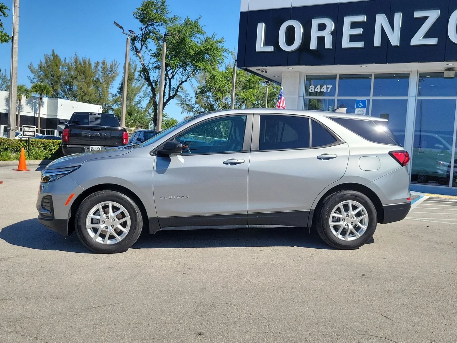 2024 Chevrolet Equinox LS photo 8