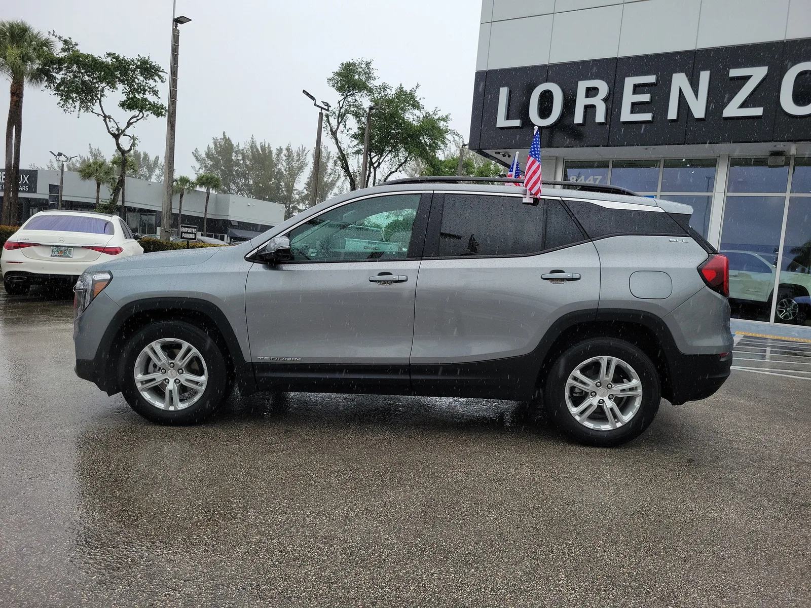 2023 GMC Terrain SLE photo 8