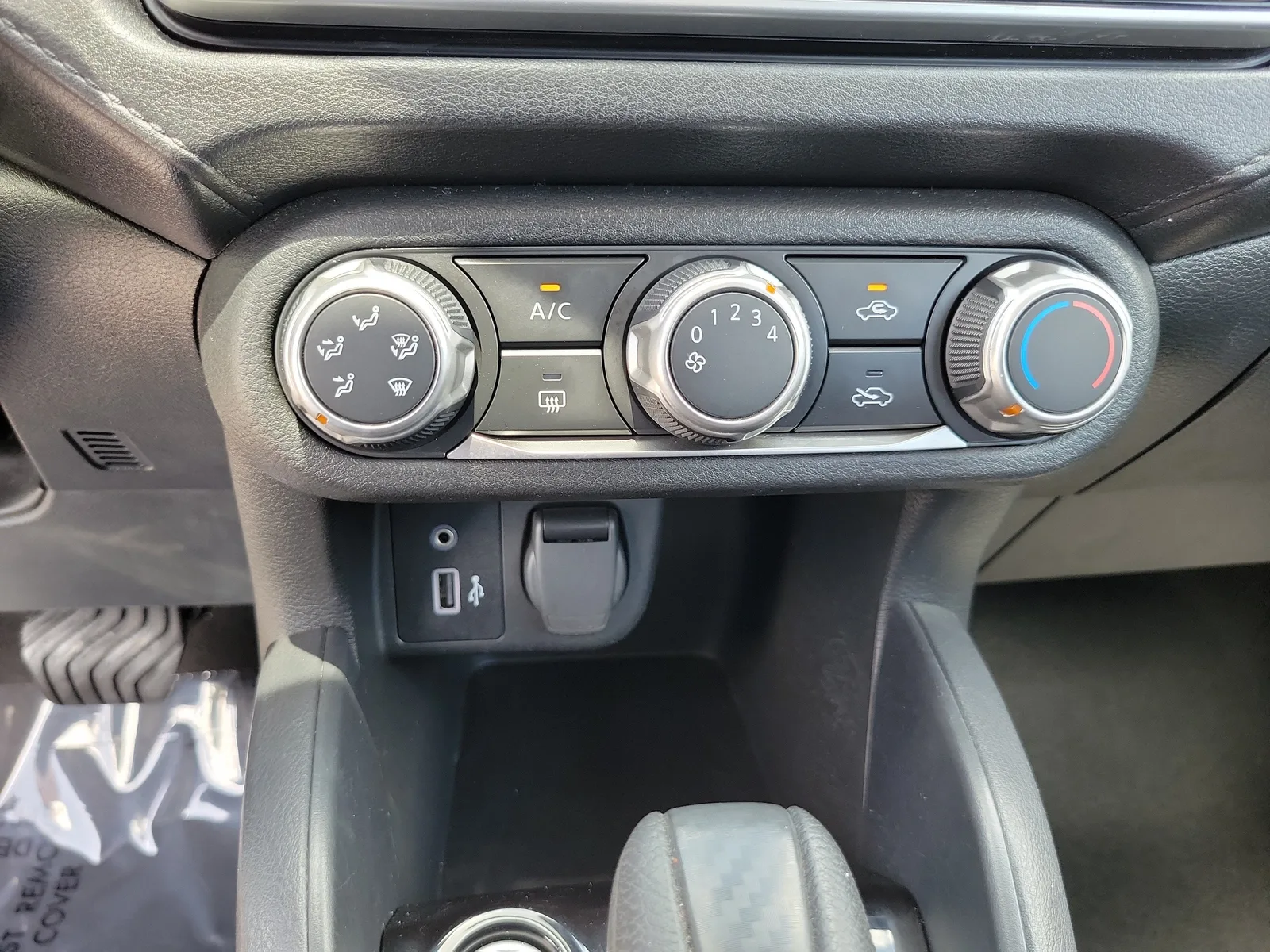 2021 Nissan Versa S photo 22